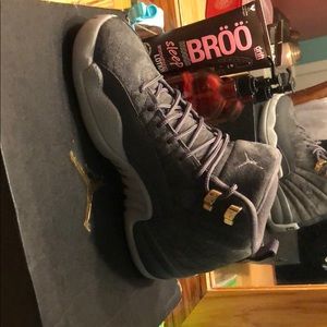 Air Jordan 12 retro wolf-greys